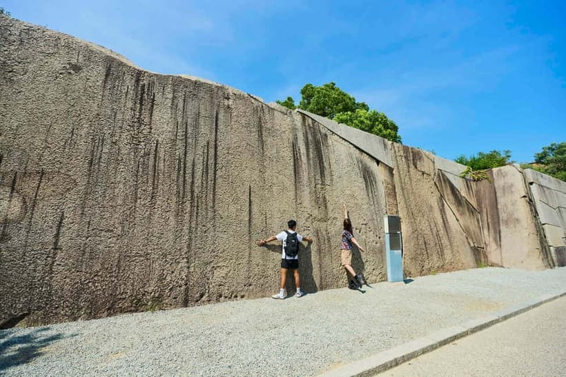 Osaka: Castle History Walking Tour / Castle Tower Admission - Outer moats and the first layers of defense