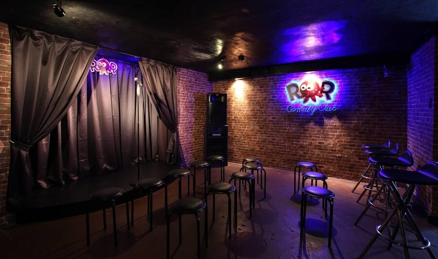 Osaka: English Stand Up Comedy Show at Osaka Comedy Club - Why this small Osaka club works so well