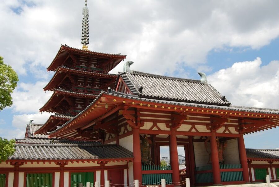 Osaka: Full-Day Sightseeing Tour by Private Vehicle - Osaka Castle: impressive grounds, exterior views, and useful context