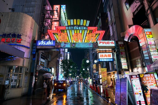 Osaka: Guided Food Tour with 12 Dishes at 4 Local Eateries - The guides make the difference