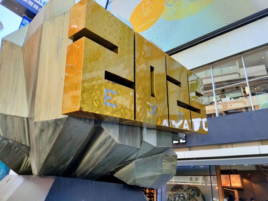 Osaka: Half-day Ultimate Highlights Guided Walking Tour - Ebisu Bridge and Dotonbori after dark energy