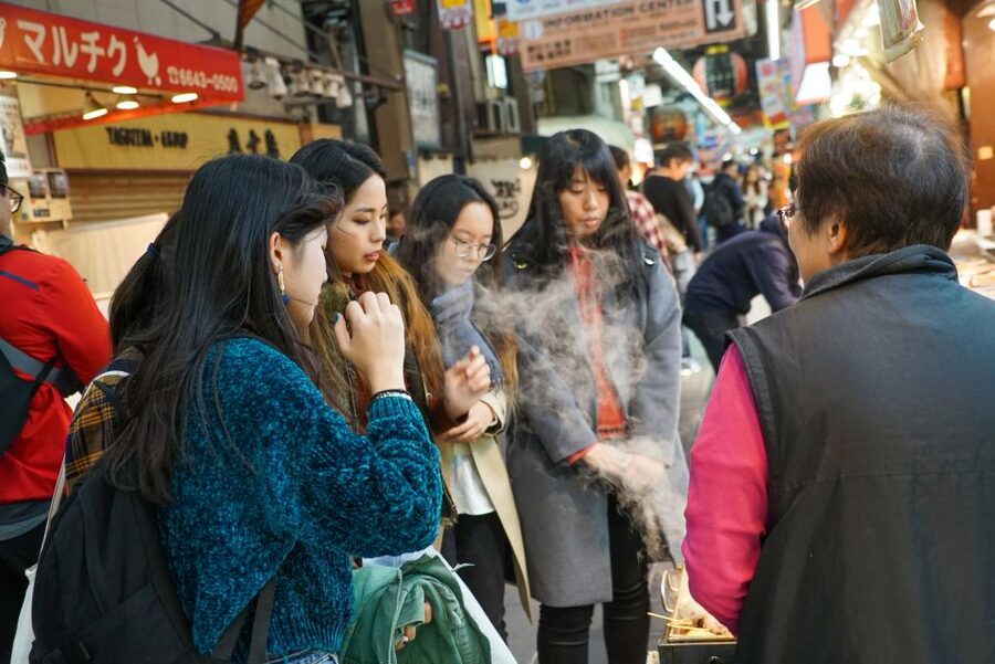 Osaka: Kuromon Market Food Walking Tour (6 stops, 6 tastes) - The first 15 minutes: local context before the eating begins