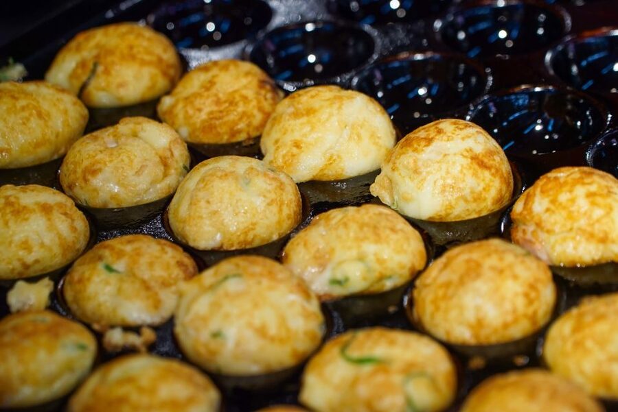 Osaka: Kuromon Market Food Walking Tour (6 stops, 6 tastes) - Kuromon Ichiba Market: the main course of the walk