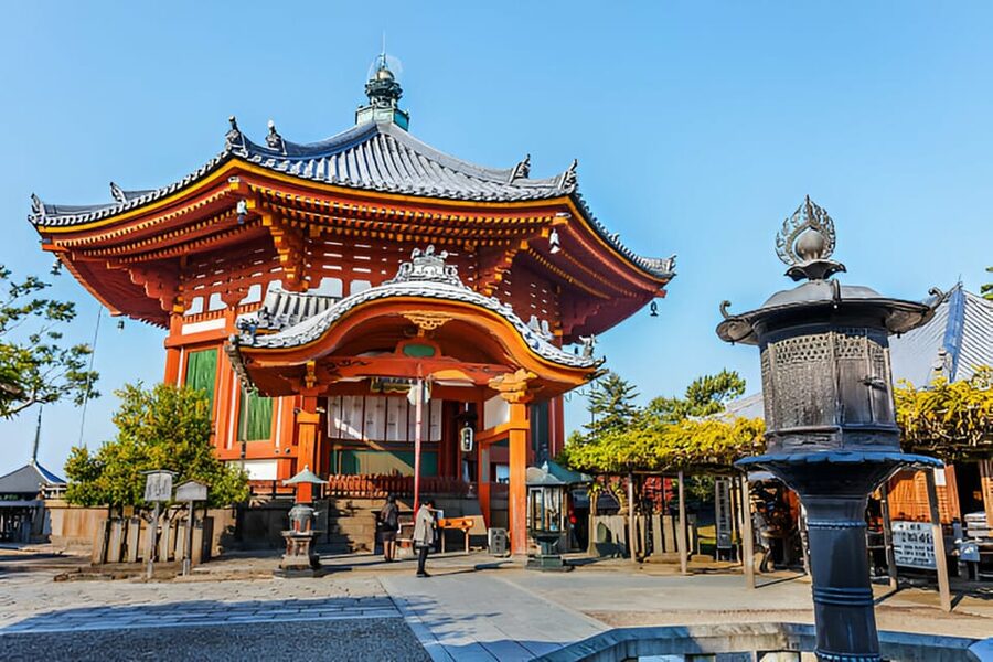 Osaka/Kyoto: Private Kyoto and Nara Day Trip - Kasuga-taisha and Nara’s shrine atmosphere