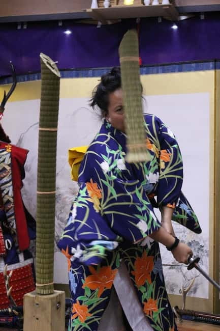 Osaka: Learn Bushido - Trial Slashing with Samurai Sword - How the one-hour timing works in practice