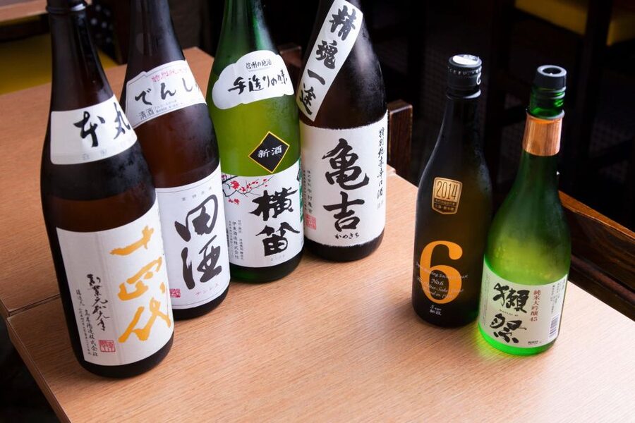 Osaka: Local Foodie Tour in Dotonbori and Shinsekai - A quiet temple between Namba’s bright streets