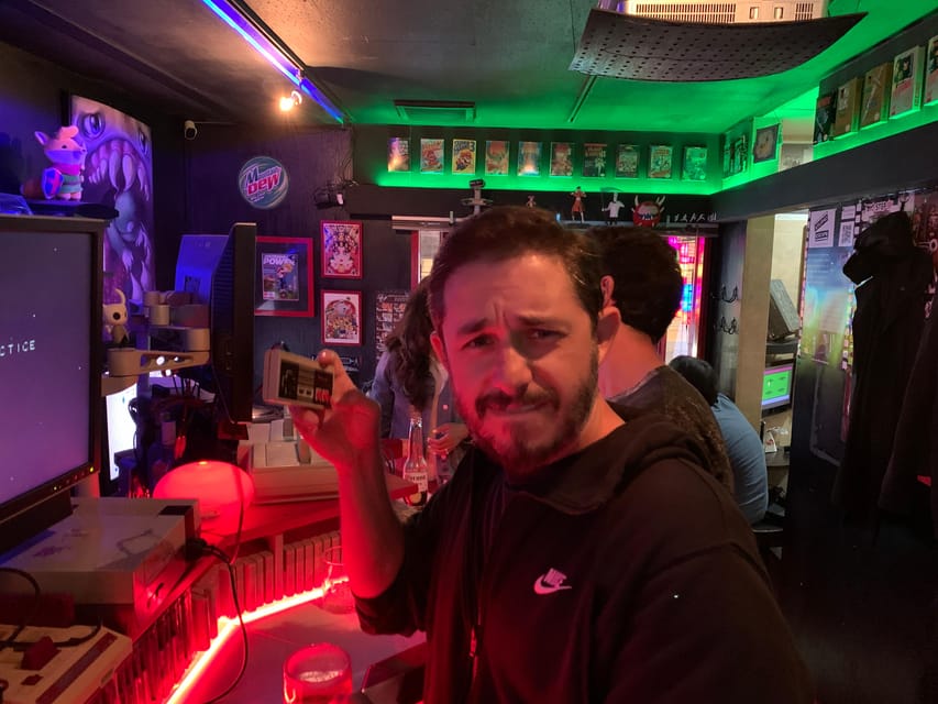 Osaka: Namba Pub Bar Crawl with a Local Guide - Second stop: a different side of Shinsaibashi