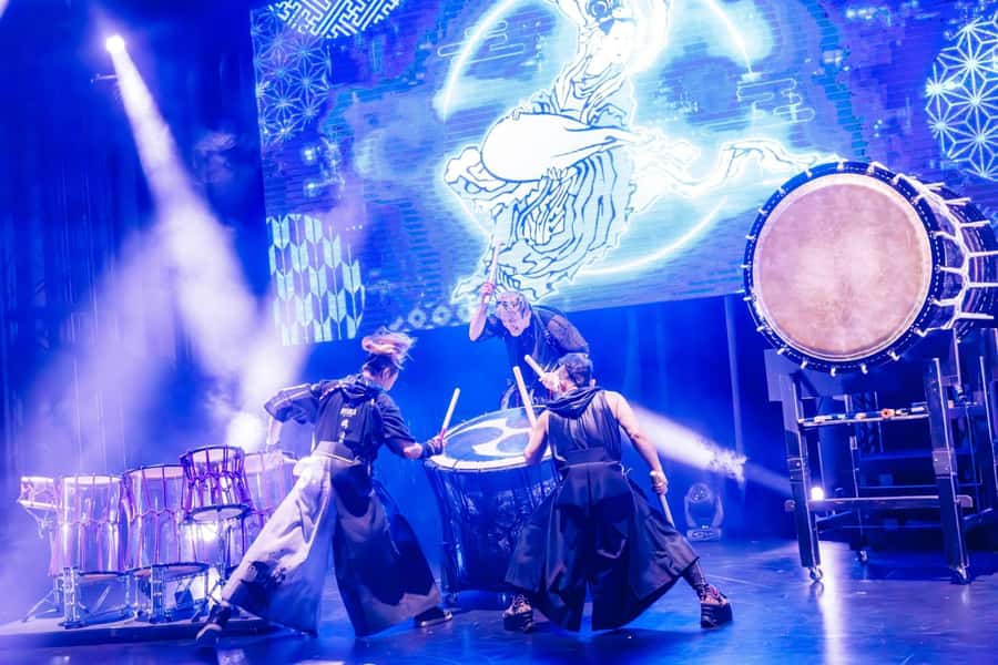 OSAKA NIGHT FUSION Japanese Taiko Kabuki Samurai Dance Show - Quick Take: What Makes This Show Different