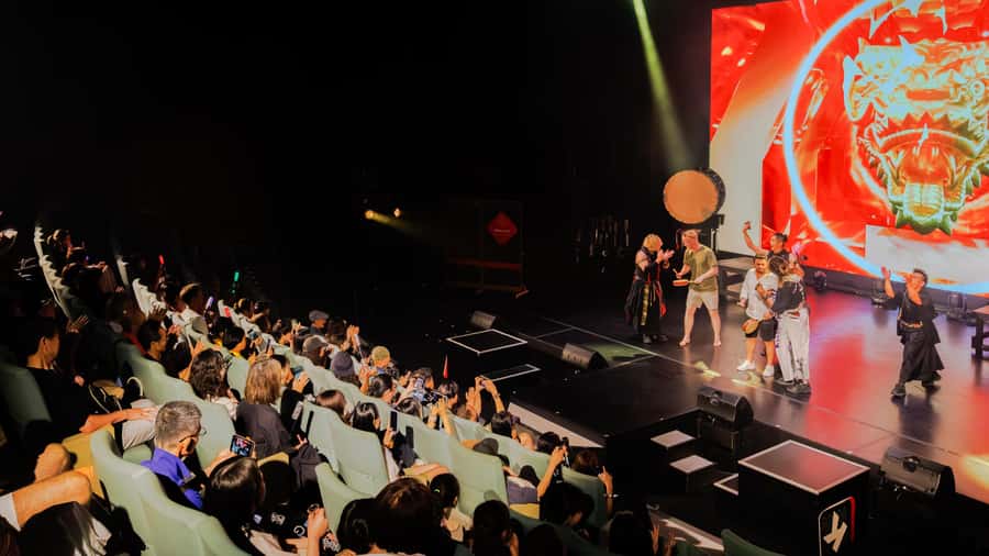 OSAKA NIGHT FUSION Japanese Taiko Kabuki Samurai Dance Show - A 50-Minute Show With No Slow Build