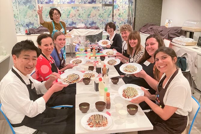 Osaka Okonomiyaki Cooking Experience! - Mixing, cooking, and getting your first pancake right