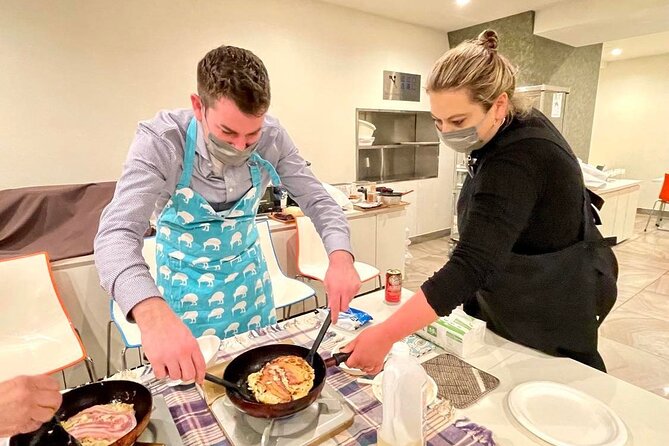 Osaka Okonomiyaki Cooking Experience! - Eating together and meeting Osaka locals