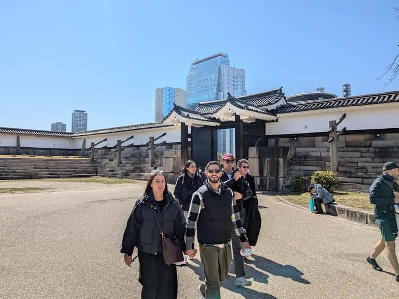 Osaka: Osaka Castle Guided Tour with Local Guide - Inside the keep, from the first floor to the eighth