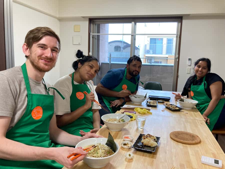 Osaka: Ramen and Gyoza Cooking Class in Dotonbori - Making chicken gyoza by hand