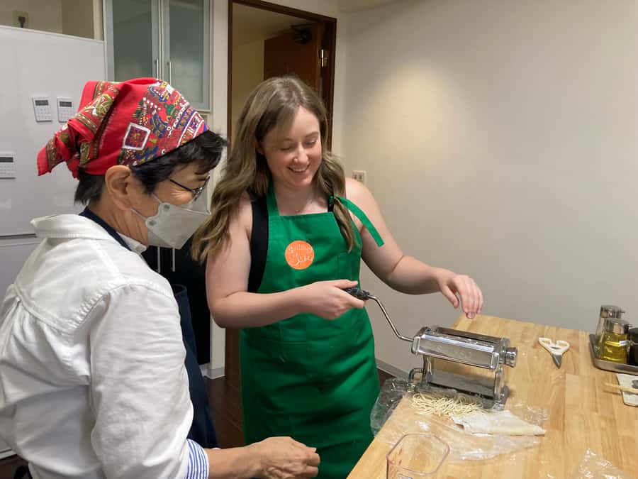 Osaka: Ramen and Gyoza Cooking Class in Dotonbori - How long the class takes and who will enjoy it
