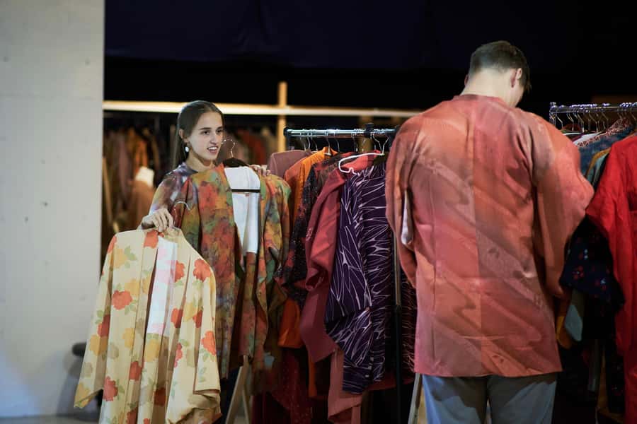 Osaka: Sumo Show & Experience w/ Optional Kimono & Hot Pot - Photos with the rikishi