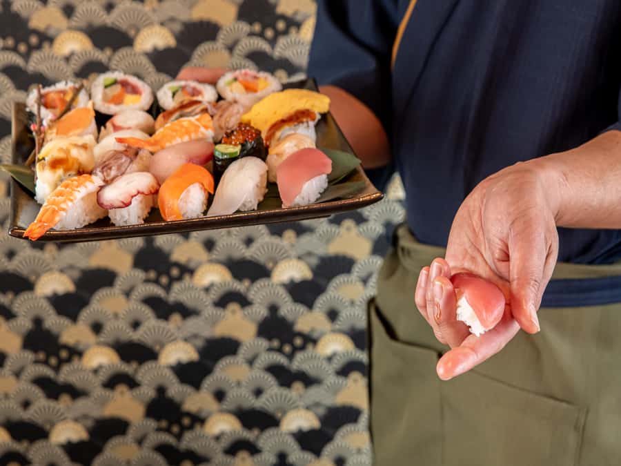 Osaka: Sumo Show & Experience w/ Optional Kimono & Hot Pot - Wearing a kimono haori