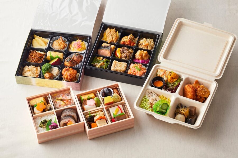 Osaka: Sumo Stage Show with Bento or Snack + Fight & Photo - Learning the basics before the action