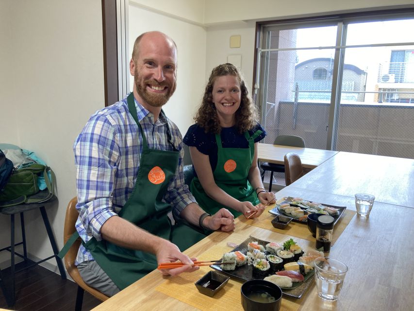 Osaka: Sushi Class in Dotonbori - Starting with the salad roll