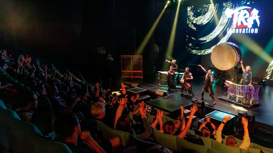 Osaka: UTAGE Japanese Taiko Live Show - Audience participation is more than a quick photo opportunity
