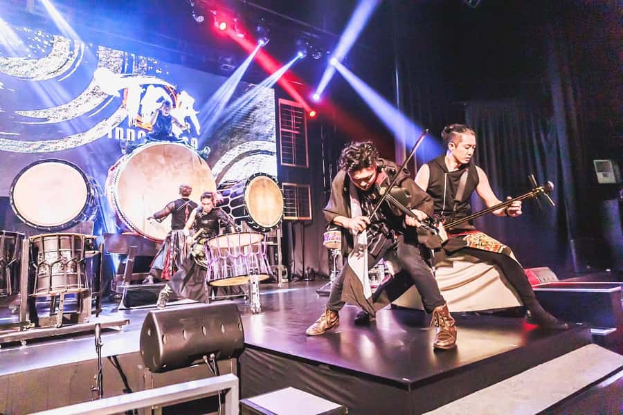 Osaka: UTAGE Japanese Taiko Live Show - Visual effects and photos add value after the music