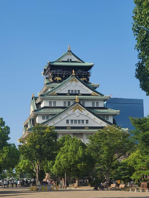 Osaka: Walking Tour and Top Highlights - Osaka Castle and Hokoku Shrine: a strong opening stop