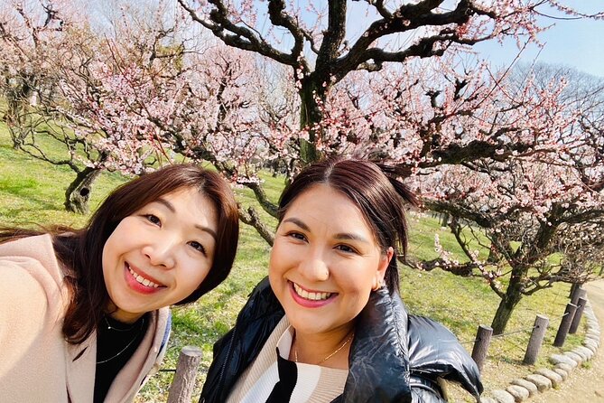 PRIVATE 6hr, Food tour from Osaka Castle, Kuromon, Dotonbori. - Guides who shape the experience
