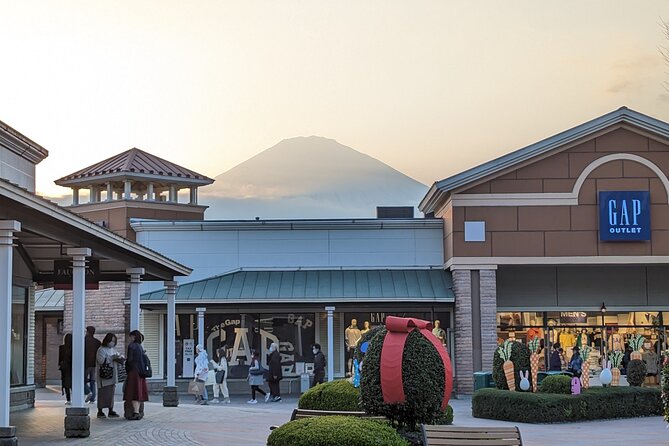 Private Car Mt Fuji and Gotemba Outlet in One Day from Tokyo - How the private format changes the day