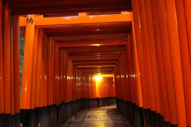 Private Highlights of Kyoto Tour - The southeast route: sake, torii gates, and old Kyoto streets