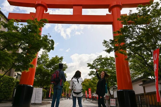 Private Kyoto Tour with a Local, Highlights & Hidden Gems, Personalised - Yasaka Shrine and Maruyama Park