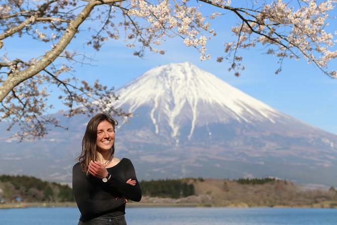 Private Mt Fuji Tour from Tokyo: Scenic BBQ and Hidden Gems - Lake Motosu and the BBQ lunch