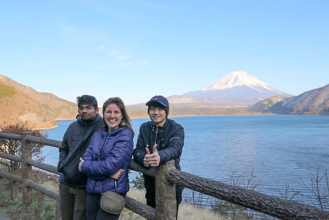 Private Mt Fuji Tour from Tokyo: Scenic BBQ and Hidden Gems - Arakurayama Sengen Park and the famous view