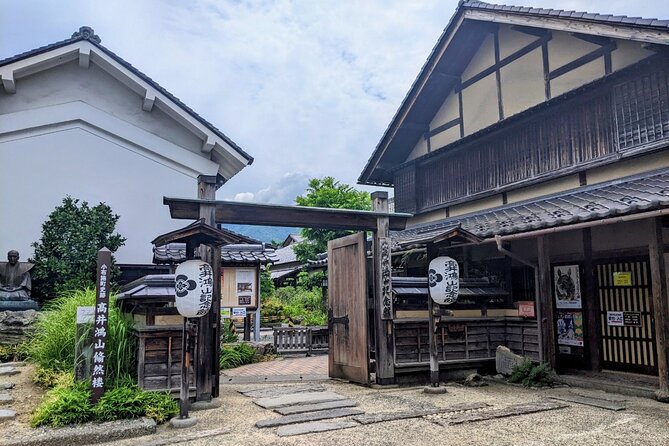 Private Snow Monkey Tour - Conveniently Resort Hop and Sightsee - Two hours inside Zenko-ji Temple