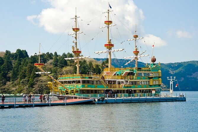 Private Tour - Hakone Day Trip! A Tour to Explore All Must-Sees! - Cruising Lake Ashi on the Hakone Pirate Ship