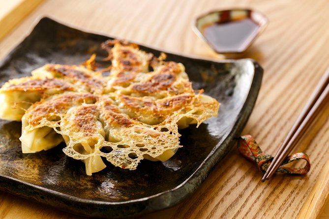 Ramen & Gyoza Cooking Class in Tokyo with Local Supermarket Visit - 10:00 to 10:30, a short lesson on home cooking