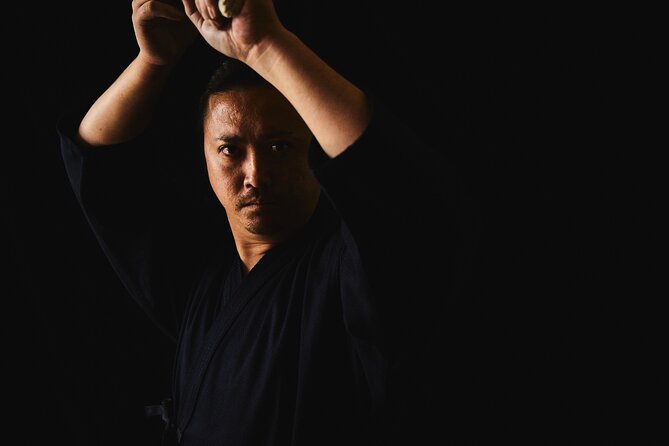 Samurai Training Experience KENDO in Osaka - Changing into uniform and armor