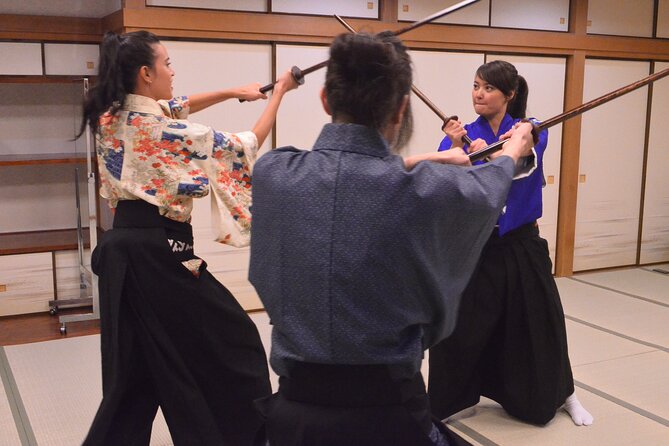 Samurai Training Tokyo Asakusa - Learning battou, nattou, and samurai form