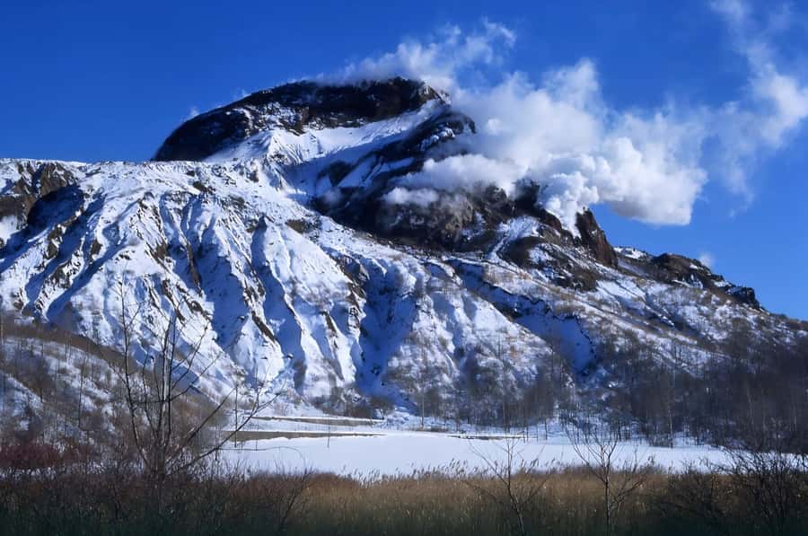 Sapporo: Hokkaido, Noboribetsu and Lake Toya Day Tour - Lake Shikotsu: A Quiet Final Stop