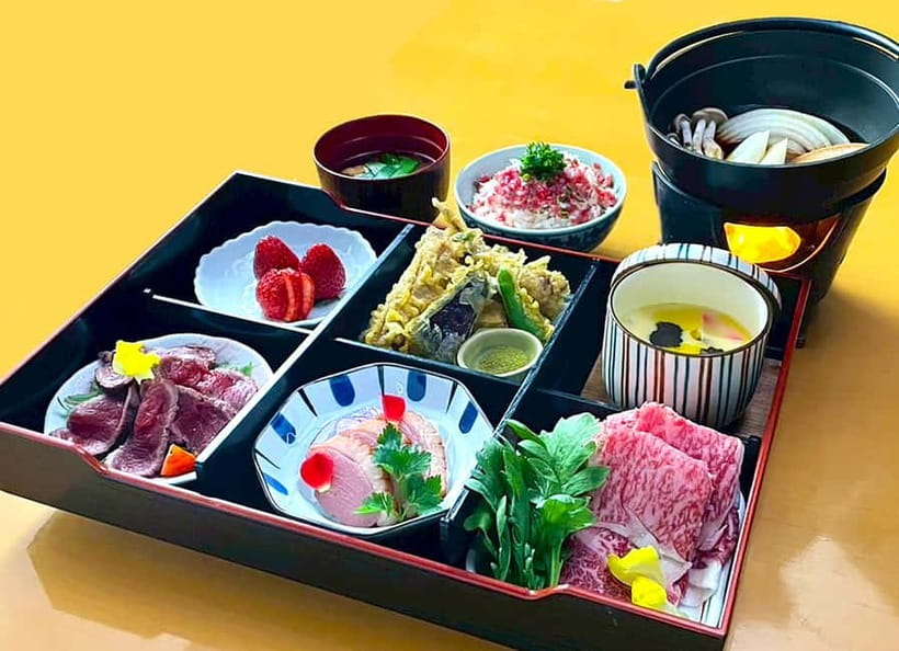 Sapporo: Sumo Show Experience with Japanese food & Photo - Your Chance to Enter the Ring