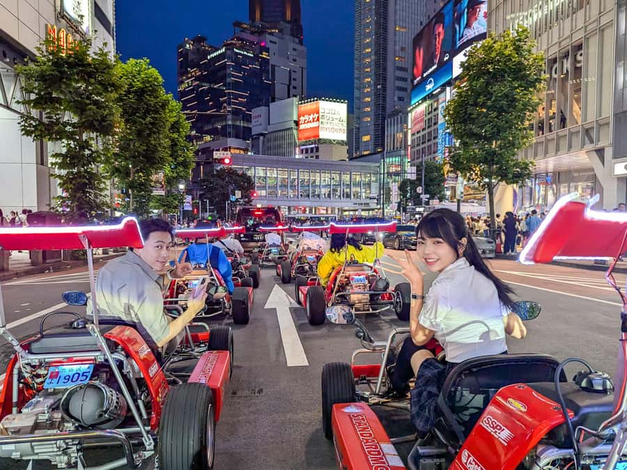 Shibuya#2 Go Karting Tour with Funny Costume - Choosing a costume and getting ready to drive