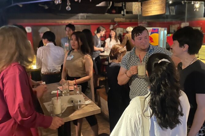 Shinjuku Locals &Traveller Meet&Drink Experience Solo going Party - The crowd, atmosphere, and possible gender imbalance