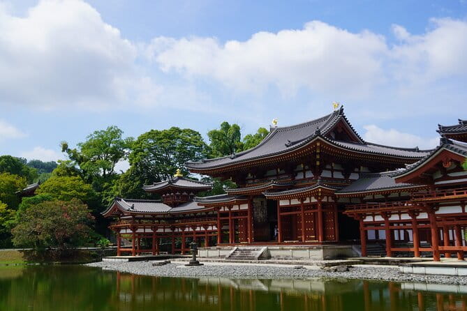 Slow Cycling Tour at Uji's Matcha Green Tea Fields and Heritage - Returning through Byodo-in Omotesando