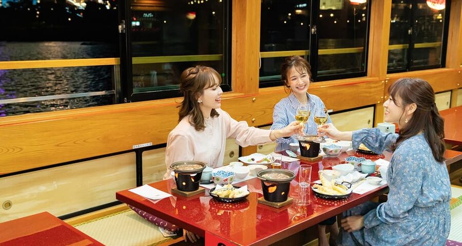 Sumida River: Japanese Traditional Yakatabune Dinner Cruise - Free-flow drinks and the QR code system
