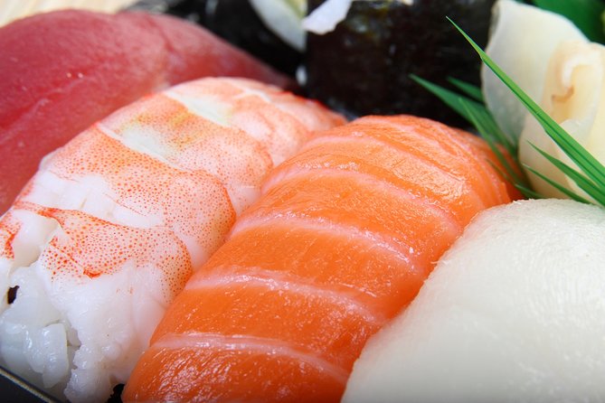 Sushi and Japnese foods cooking class in Osaka - Meeting Yayo outside Noda Station