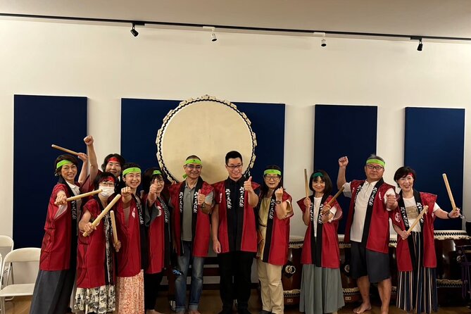 TAIKO, Japanese Drum Experience from Kyoto - Playing a Group Piece