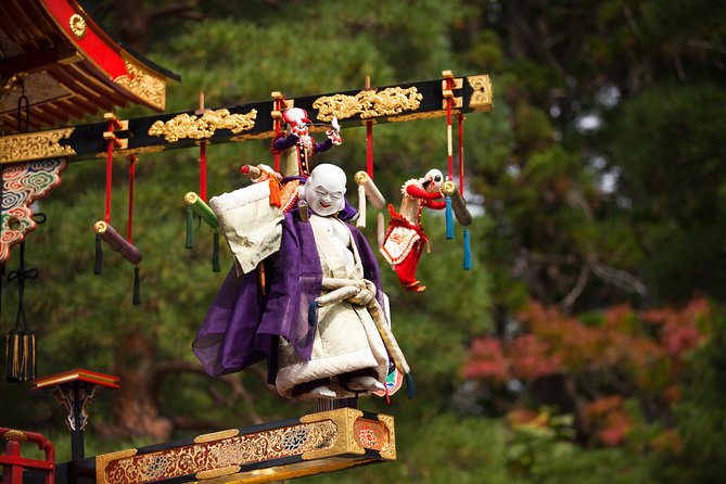 Takayama Old Town Walking Tour with Local Guide - Finding craft and faith at Yamazakura Shrine