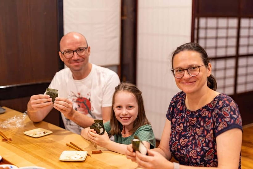 Takayama: Onigiri and miso soup making at a buddhist temple - The temple kitchen, or kuri