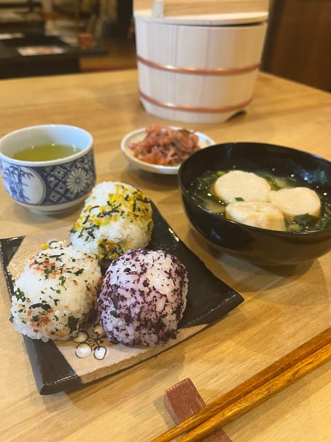 Takayama: Onigiri and miso soup making at a buddhist temple - Entering through the correct temple gate