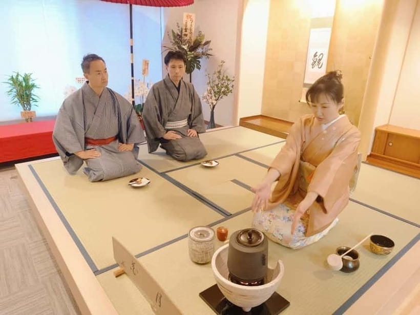 Tea ceremony experience in Japanese-style room 60min - Who will enjoy this most