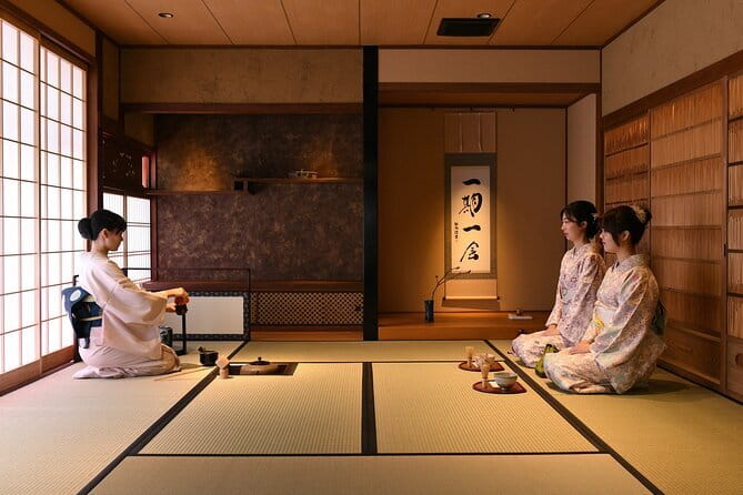 Tea Ceremony with Kimono and Professional Photoshoot in Kyoto - Arriving at Nishiki Orizuruya