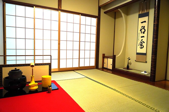 Tea Ceremony Workshop in Tokyo by the Experienced Instrucor - Watch the formal koicha ceremony
